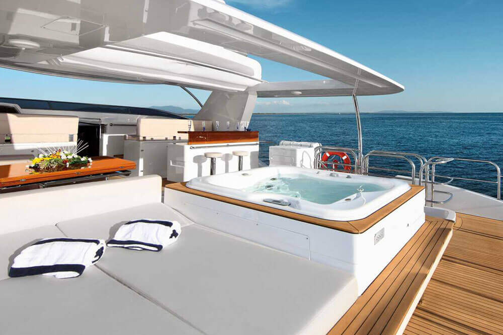 Benetti Yacht
