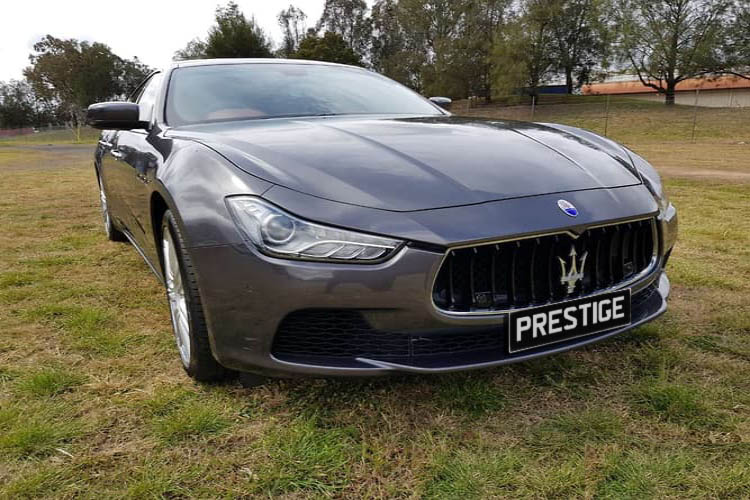 Maserati Ghibli  grey  n