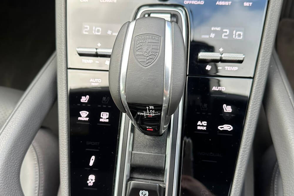 Porsche-Cayenne-Car-Hire-Port-Melbourne-03