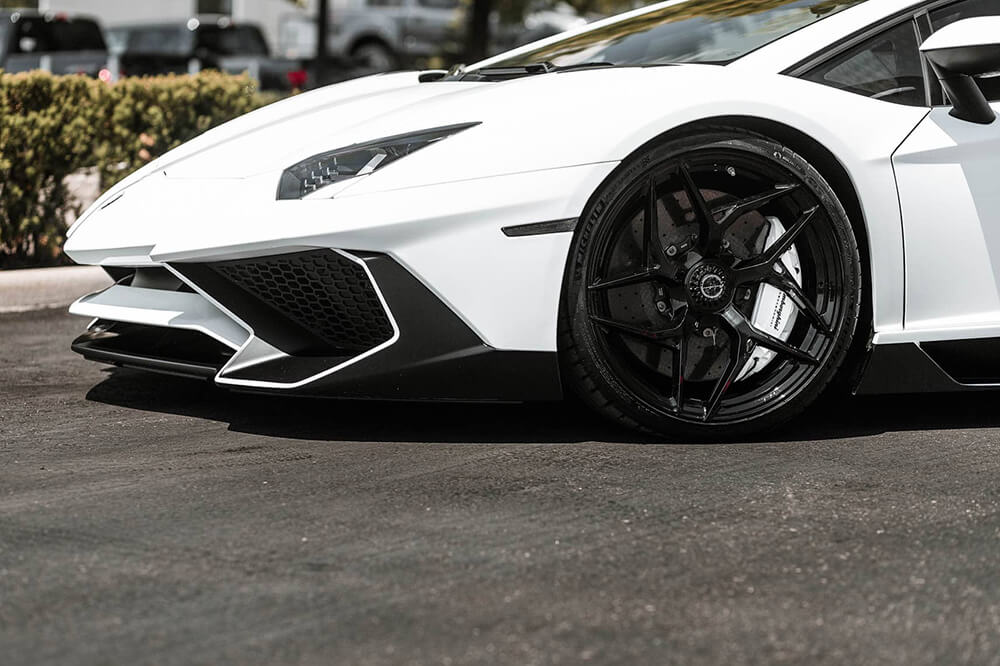 Lamborghini-Aventador-Car-Hire-Newstead-03