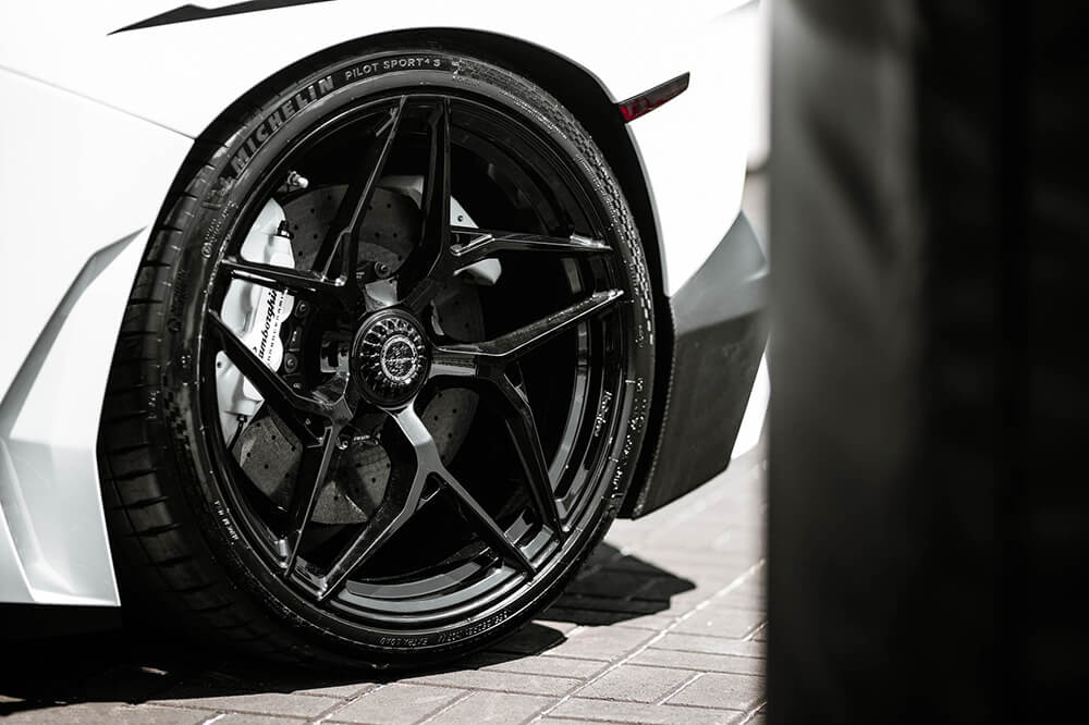 Lamborghini-Aventador-Car-Hire-Newstead-05