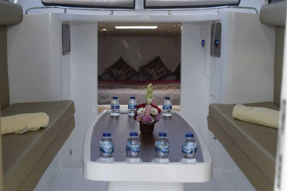 Monohull-KFish-08 Monohull-KFish-08