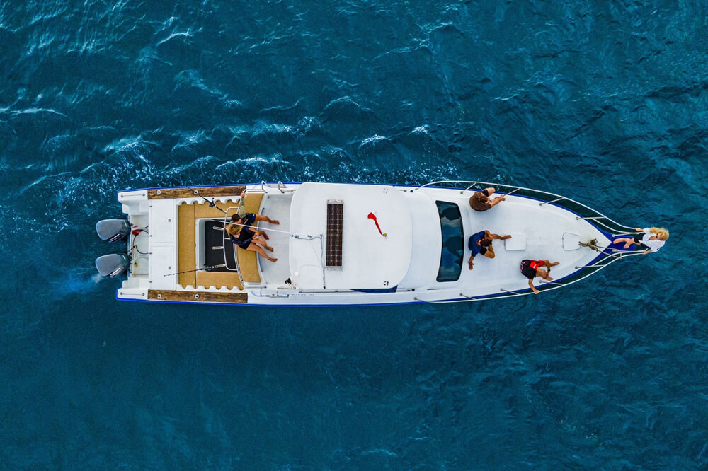 Monohull-Mironia-03