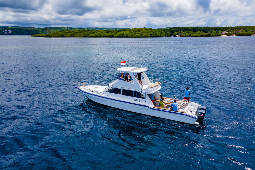 Monohull-Mironia-09