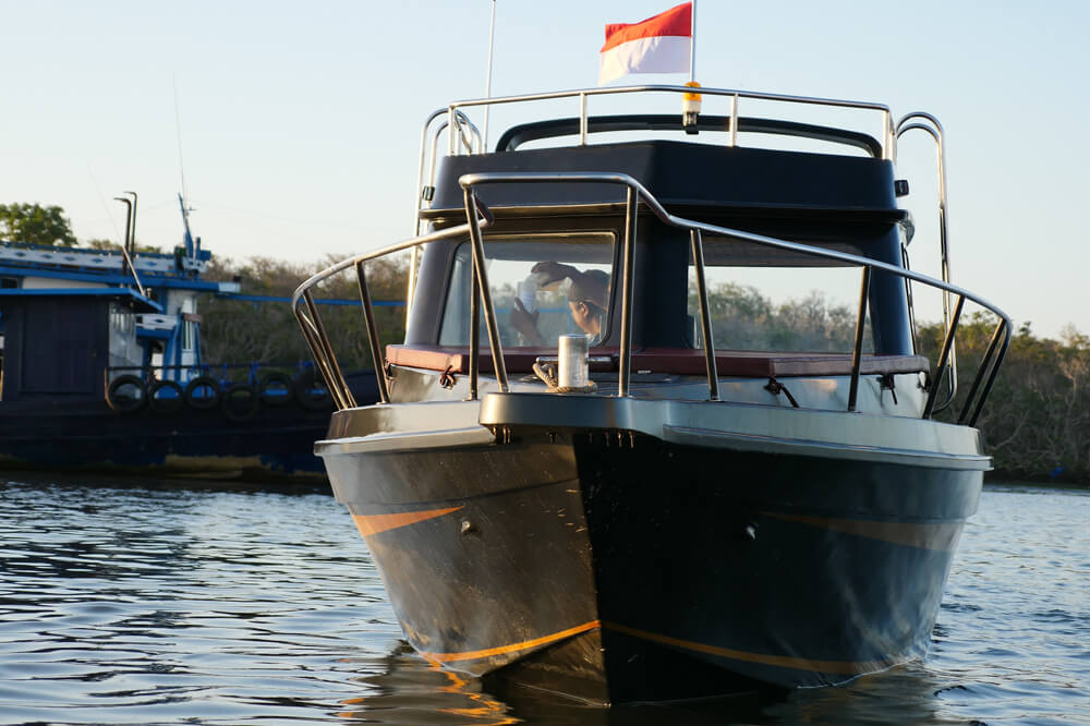 Monohull-Queen-06 Monohull-Queen-06