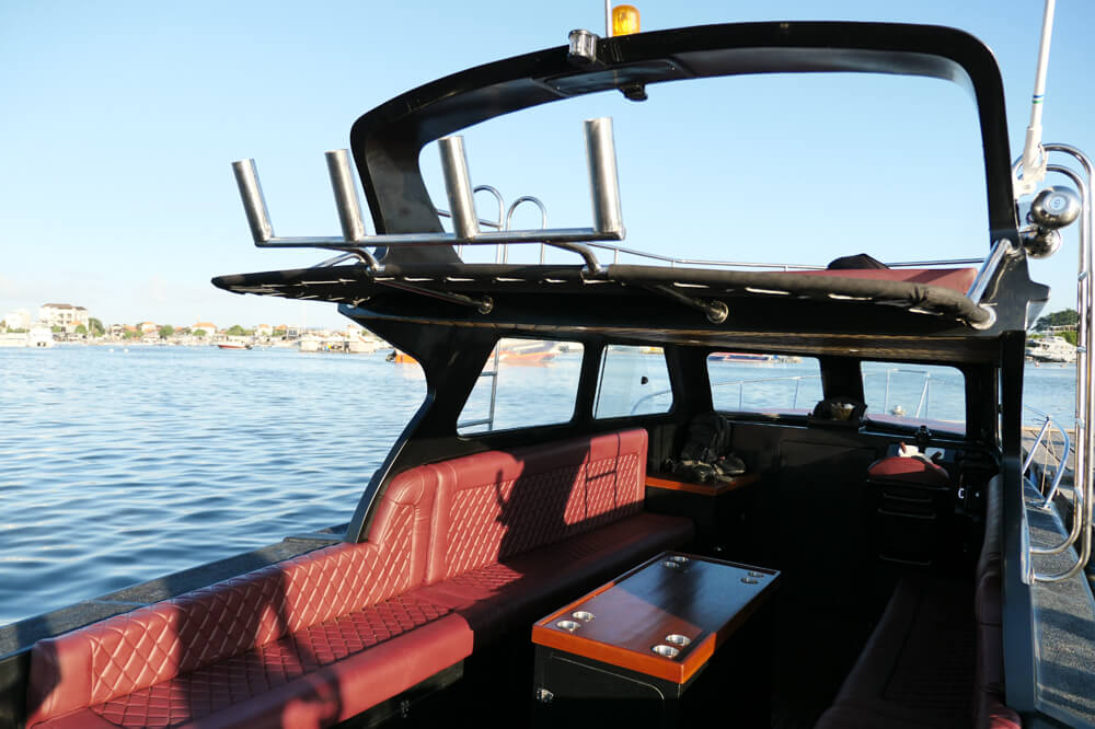 Monohull-Queen-10 Monohull-Queen-10