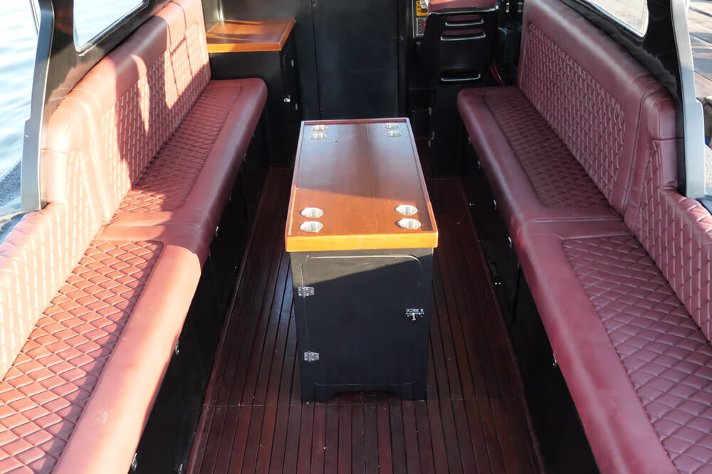 Monohull-Queen-12 Monohull-Queen-12
