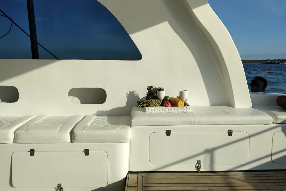 Monohull-SK-04 Monohull-SK-04