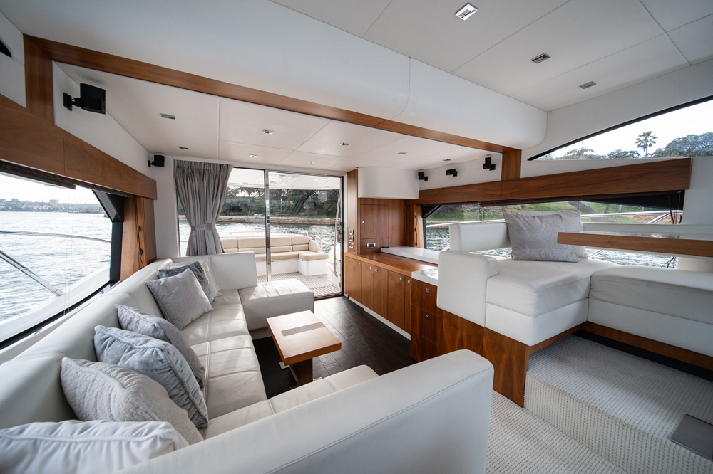 Como-Sydney-Yacht-Hire-02 Como-Sydney-Yacht-Hire-02
