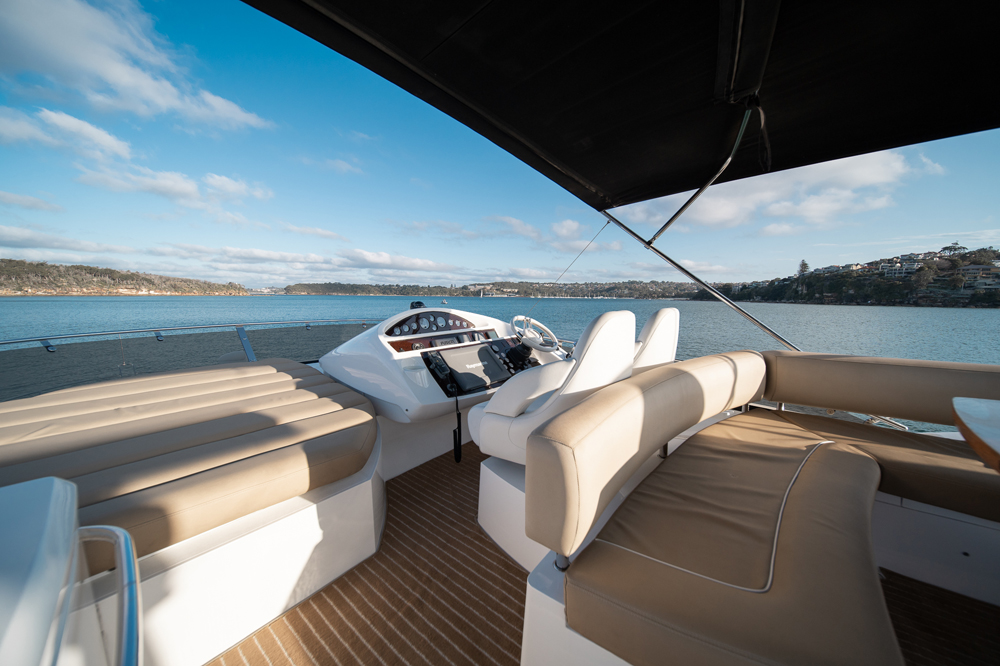 Como-Sydney-Yacht-Hire-03 Como-Sydney-Yacht-Hire-03