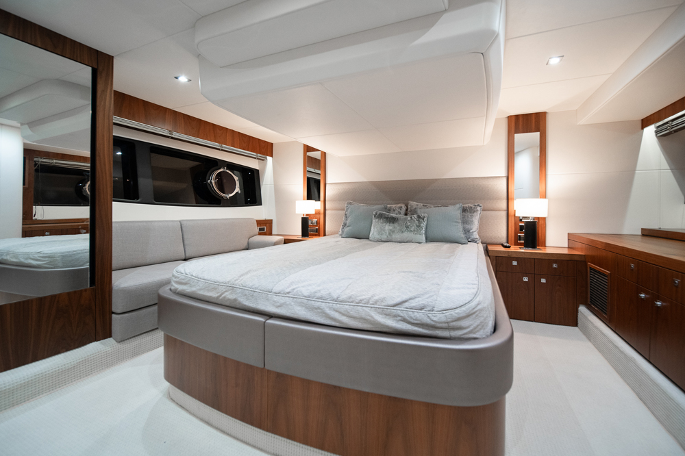 Como-Sydney-Yacht-Hire-04 Como-Sydney-Yacht-Hire-04